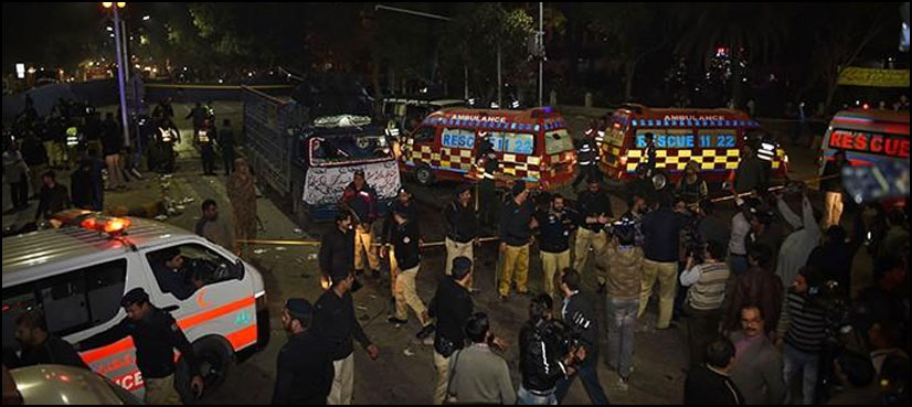 Suicide Blast Claims 13 Lives, Injures 85 During a Protest in Lahore / Pics