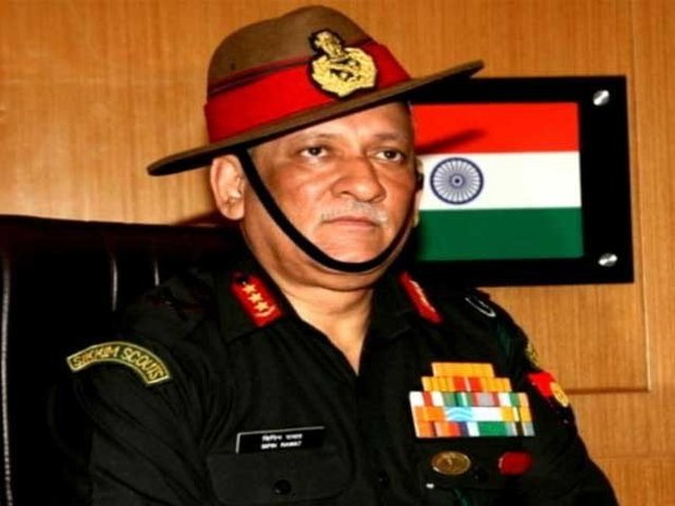 ہندوستانی فوج کے سربراہ: کشمیر میں پاکستانی پرچم لہرانے والے کو غدار اور دہشت گرد تسلیم کیا جائےگا