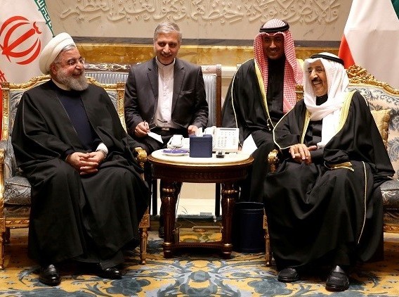 ايران والكويت تؤكدان ضرورة تبادل الرأي والتعاون لايجاد الحلول بين دول المنطقة