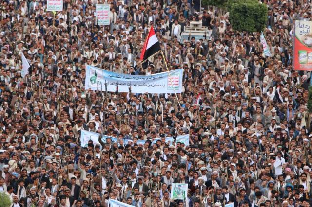 مسيرة جماهيرية حاشدة بالعاصمة صنعاء وفاءً للشهداء بمناسبة الذكرى السنوية للشهيد