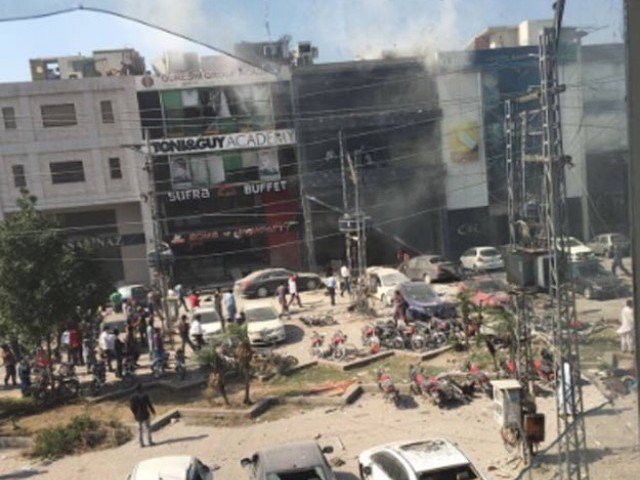 Bomb explosion claims 8 lives, wounds 21 in Lahore, Pakistan / Pics