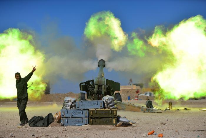 Iraqi forces attack Mosul airport, military base