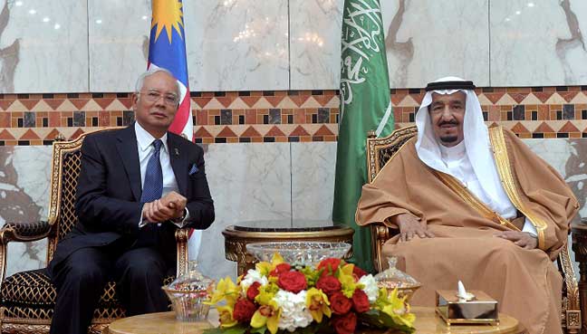 Malaysia Bentang Permaidani Merah Untuk Raja Saudi
