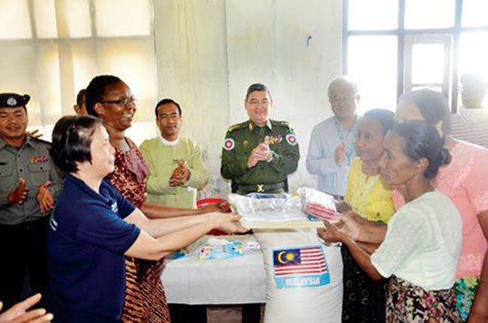 မေလးရွားမွ လွဴဒါန္းေသာ အကူအညီမ်ား ေမာင္ေတာတြင္ ေပးေ၀