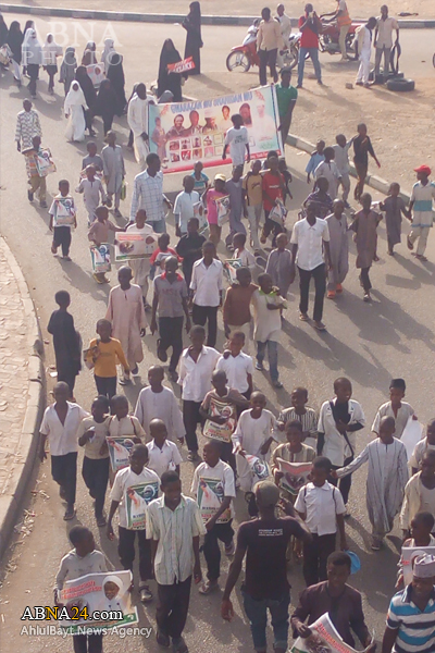Les chiites nigérian protestant et exigeant la libération de Sheikh Zakzaky en Bautja 