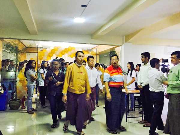 စာအုပ္ေပါင္းတစ္သိန္းေက်ာ္ ေရာင္းခ်မည့္ ရန္ကုန္စာအုပ္ပလာဇာဖြင့္လွစ္