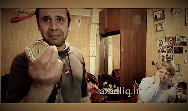 Дәһшәт, Бакылыларын драмы, фејсбукда пајлашдығы видеоја ҝөрә һөкүмәт 40 јашлы атаны аиләси гаршысында сындырыр - Видео