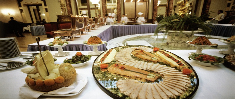 İran restoranlarında robot garsonlar mesaiye başlıyor