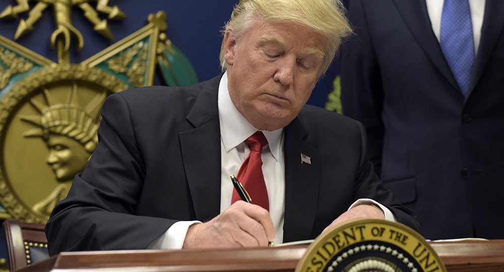 Trump assina nova ordem executiva sobre imigração