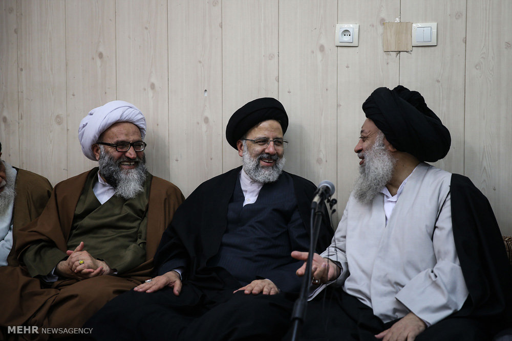 تصویری رپورٹ: حرم رضوی کے متولی کی خوزستان کے علماء سے ملاقات