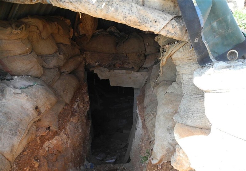 Syrian Army uncovers interconnected tunnels near Aleppo / Pics