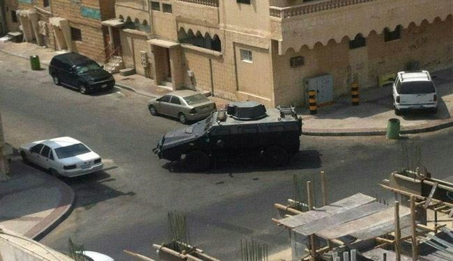قوات سعودية تشن هجوما مباغتا على حي بالقطيف وإصابة خطيرة لطفل