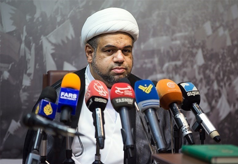 الشيخ الدقاق يحذر النظام من اعتقال آية الله "قاسم" انه سيؤدي إلى "حمام من دم"