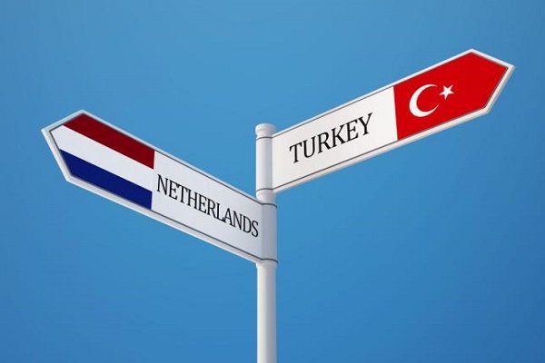ترکی اور ہالینڈ کے درمیان تعلقات کشیدہ/ ترکی نے ہالینڈ کا سفارتخانہ بند کردیا