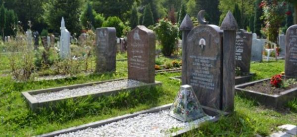 Städte stellen sich auf muslimische Bestattungen ein