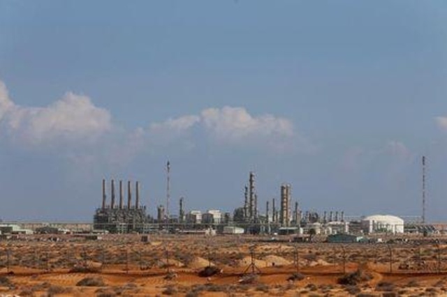 قوات شرق ليبيا تهجم على ميناء "راس لانوف" النفطي للسيطرة عليه