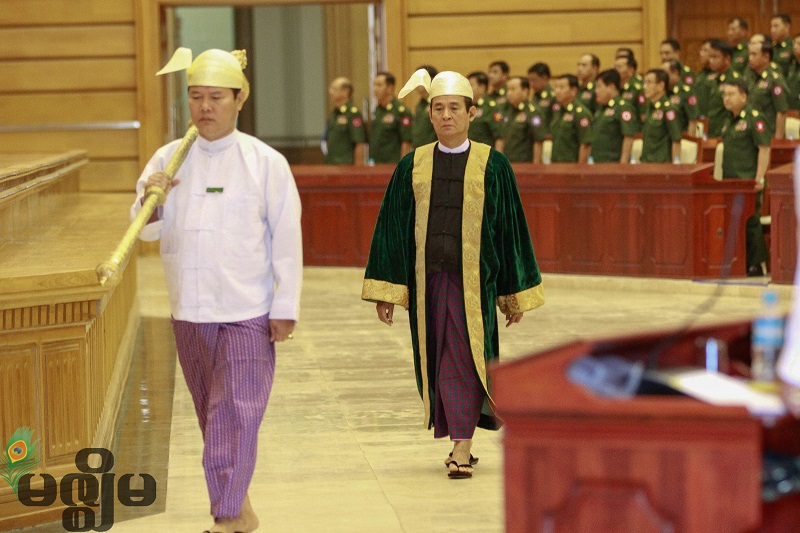 “ဗိုလ္ခ်ဳပ္ေအာင္ဆန္း တံတား” ဟု အမည္ေပးရန္ ႀကံ့ခိုင္ေရးပါတီ ကန္႔ကြက္၊ တပ္မေတာ္ ၾကားေန