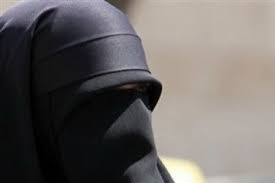 محكمة نرويجية تؤكد إدانة مصففة شعر بتهمة التمييز ضد امرأة مسلمة بسبب الحجاب 