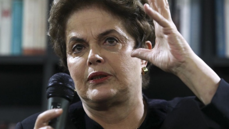 Ex-PR brasileira diz que misoginia teve papel no "golpe parlamentar"