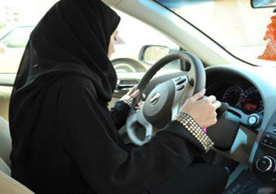 الأمير طلال يكشف: المرأة السعودية تقود السيارة في أبريل المقبل