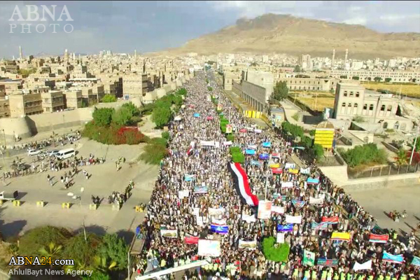 تقرير مصور/عشرات الآلاف يشاركون في تظاهرات واسعة رفضا لاستمرار العدوان السعودي والحصار