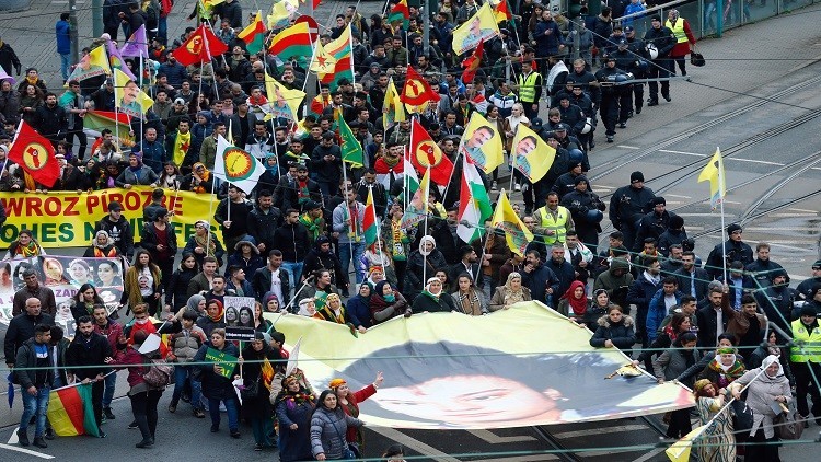 تظاهرات لأكراد في ألمانيا يهتفون ضد أردوغان والاستفتاء على زيادة صلاحياته