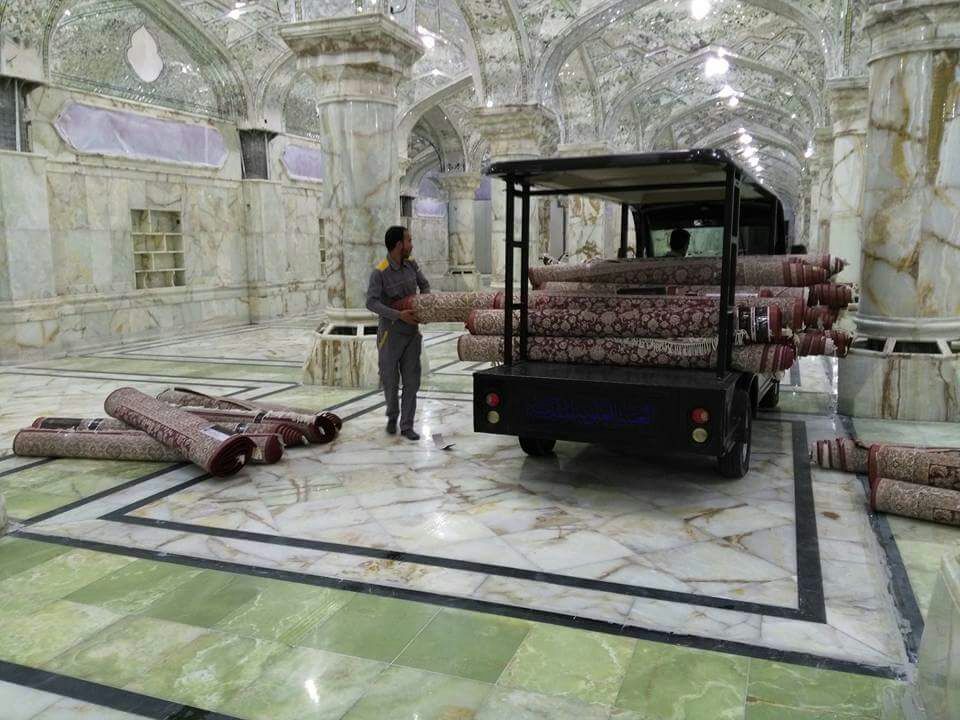 تقرير مصور/ تنظيف وفرش للزيارة والعبادة في صحن فاطمة (ع) بالنجف الاشرف
