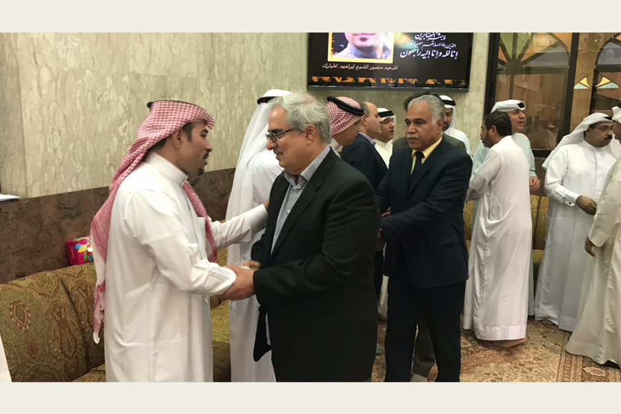 مشاركة العلامة الغريفي وشخصيات دينية وسياسية في عزاء الشهيد الشاعر "منصور المبارك"+(صور)