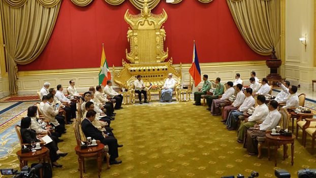 သမၼတႏွင့္ ႏိုင္ငံေတာ္အတိုင္ပင္ခံပုဂၢိဳလ္တို႔ကို ဖိလစ္ပိုင္သမၼတ သီးျခားစီေတြ႔ဆံု