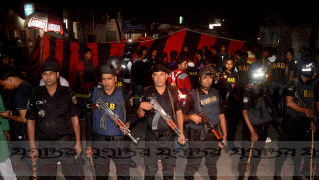 বিমানবন্দর সড়কে পুলিশ বক্সে হামলা, নিহত ১ 