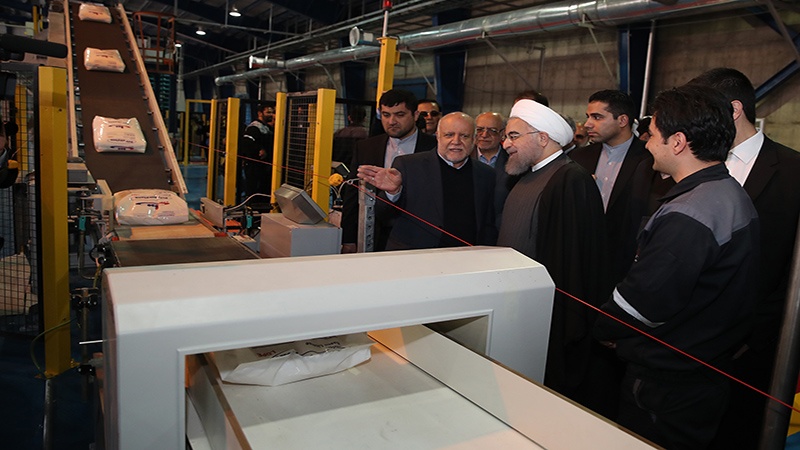 صوبہ کردستان میں ایرانی صدر کی موجودگی میں بڑے پروجیکٹوں کا افتتاح
