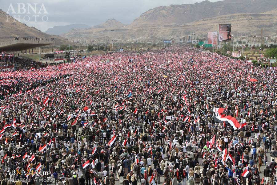 تقرير مصور/ جماهير غفيرة تشارك في إحياء الذكرى الثانية من الصمود التاريخي أمام العدوان السعودي الغاشم على اليمن