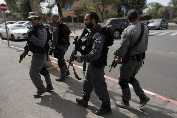 Zionist forces arrests 15 Palestinians including lawmaker