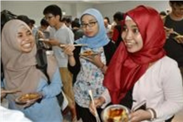 「イスラム教徒にもお好み焼きを…」　オタフクソース、ハラル対応のソース開発へ