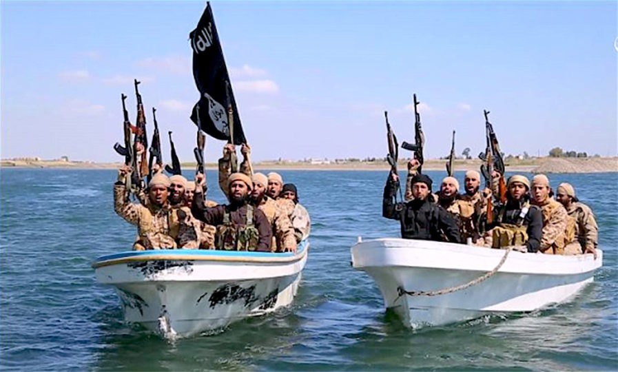 ISIS' families escape Raqqa by boats
