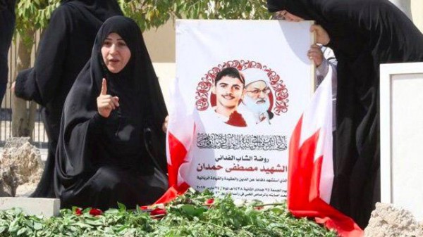 Bahraini martyr’s mother to Diraz protestors: I see thousand Mostafa in you, we will grow stronger