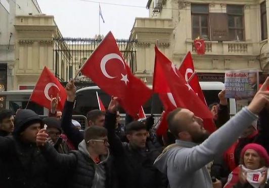سقوط جرحى في اشتباكات أمام قنصلية تركيا ببروكسل