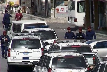 وقفة غاضبة في الدراز المحاصرة بعد منع القوات الخليفية إقامة صلاة الجمعة الأكبر في البحرين