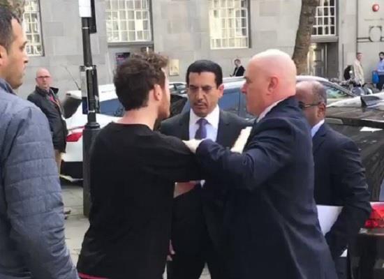 فيديو "جديد و كامل" يظهر لحظة الهجوم على "اللواء عسيري" في لندن