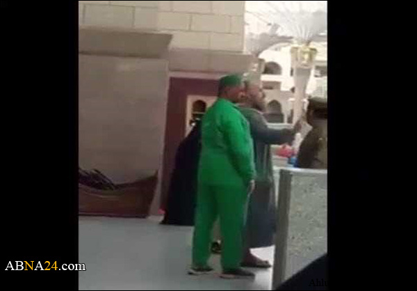 فيديو/ رجل يتهجم على آل سعود في المسجد النبوي!