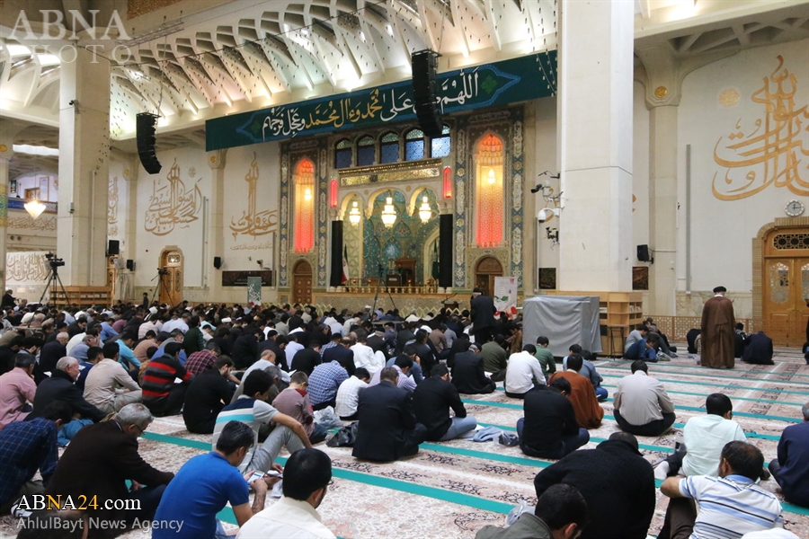 تقرير مصور/ مشاركة جماعية في قراءة زيارة الجامعة الكبيرة بحرم السيدة المعصومة (ع) 