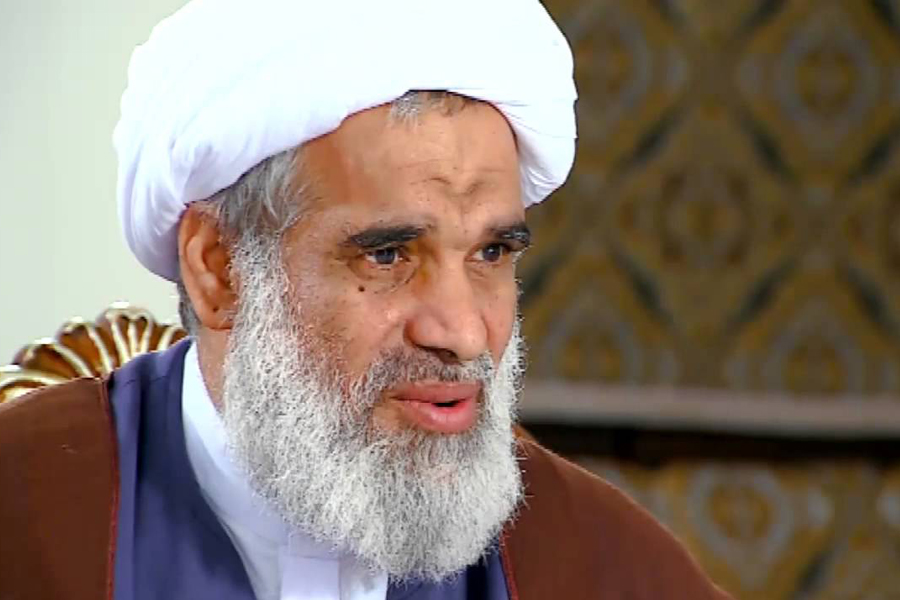 آية الله الكعبي يصدر بيانا يتضامن مع الشيخ الدقاق ويشجب إسقاط جنسية عنه