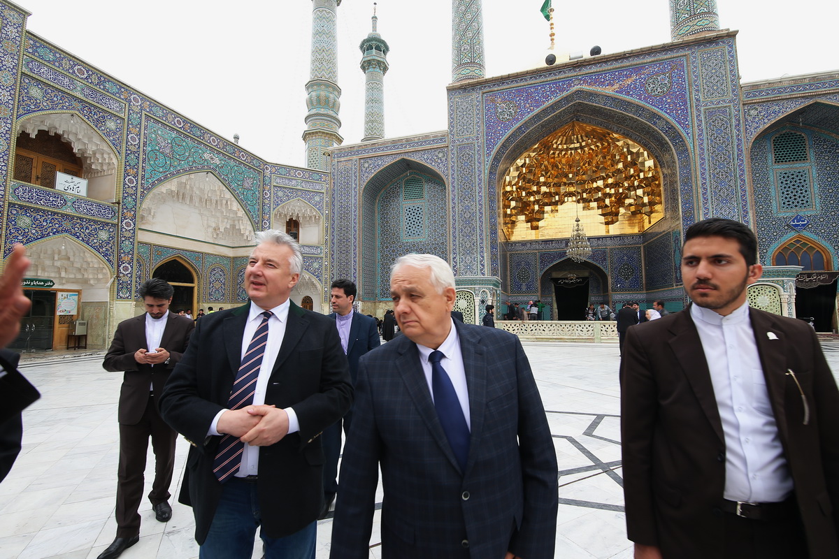Hungarian delegation visit Lady Masuma shrine in Iran's Qom/ Pics