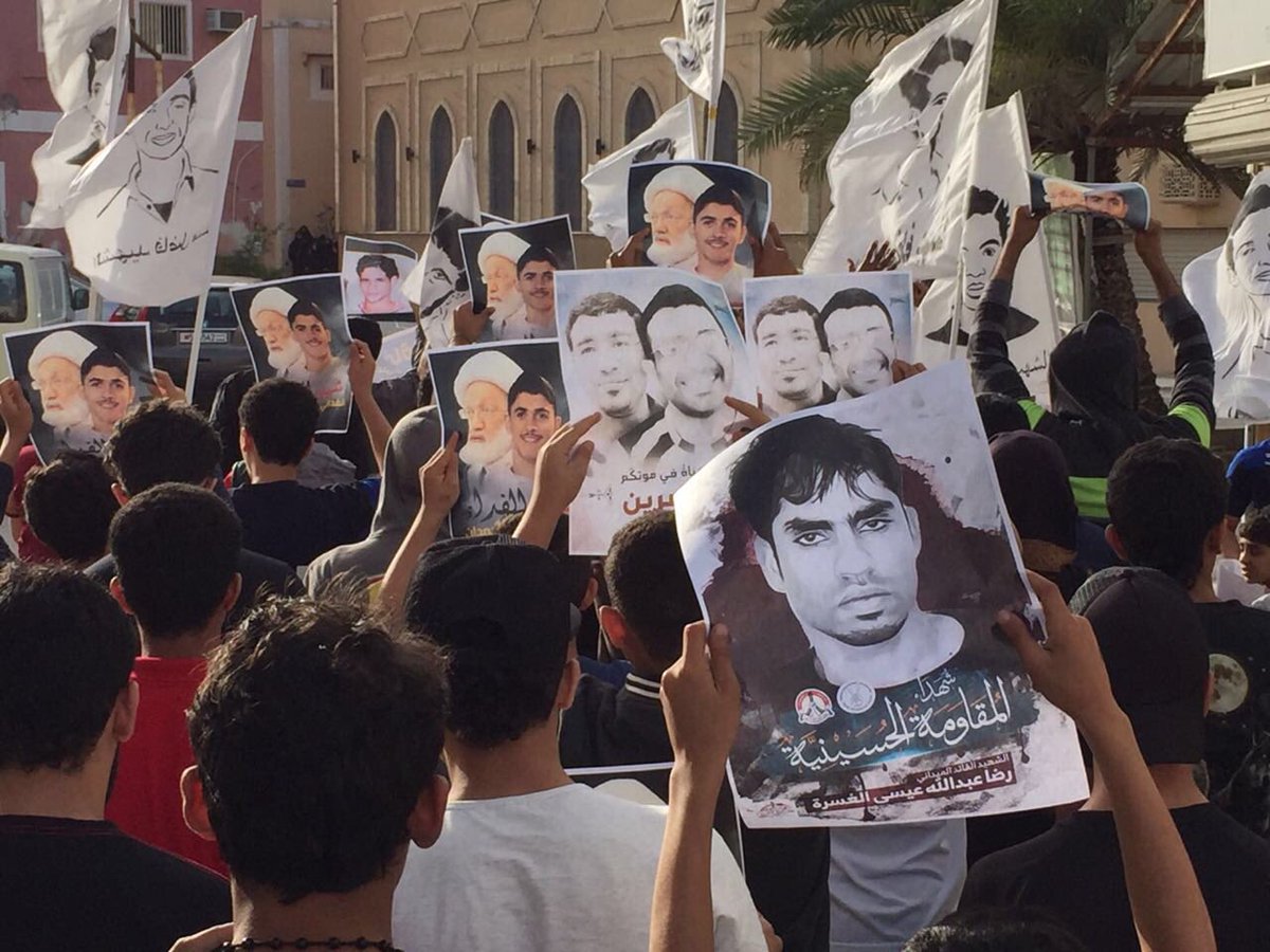 البحرينيون يحيون ذكرى الشهداء بالمجالس ويواصلون اعتصامهم في الدراز