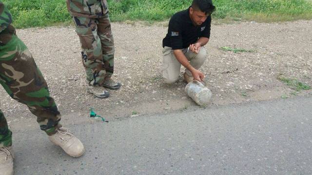 تقرير مصور/ الحشد الشعبي يفكك عبوة "ام السبحة" في شمال شرق بعقوبة