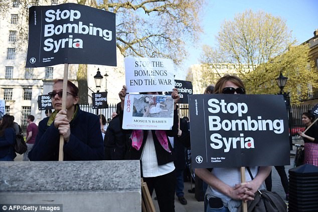 Hundreds in Midtown, Union Square protest US airstrike in Syria