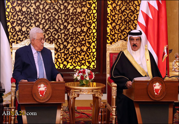 ملك البحرين: يد في يد السلطة الفلسطينية وأخرى في يد الإسرائيلين