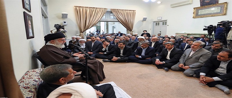  Ayetullah Hamenei: Düşman, İslam Nizamını Çökertmek veya Mahiyetini Değiştirmeye Çalışıyor 