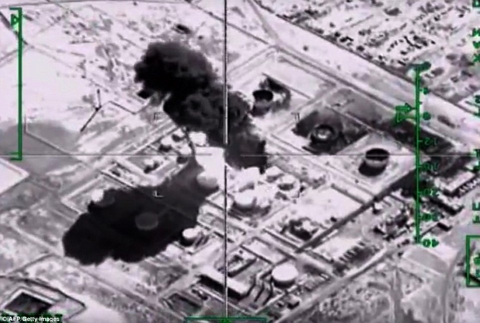 Cientos de Muertos en Ataque de Coalición Liderada por EEUU a Arsenal Químico de DAESH en Siria 