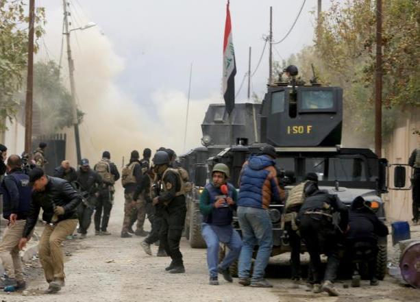 قتال عنيف بأزقة الموصل القديمة ومقتل المفتي العام لداعش